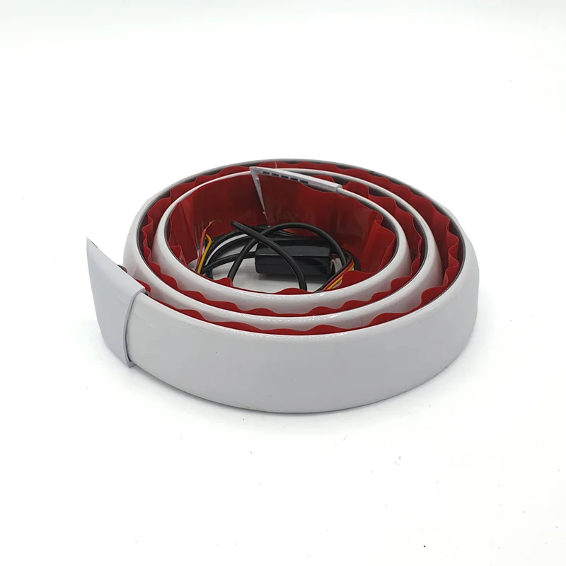 بال عقب چراغدار